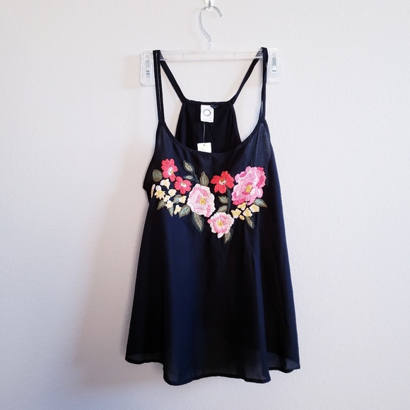 Anthropologie Tops - Anthropology Akemi + Kin strappy and embroidered